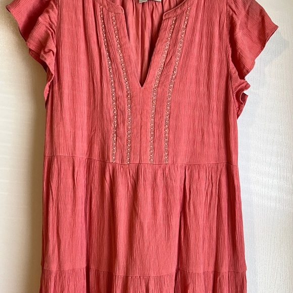 Pink flutter sleeve midi dress - Picture 2 of 9